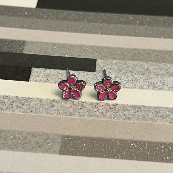 Y2K flower earrings 🖤 - Picture 2 of 6